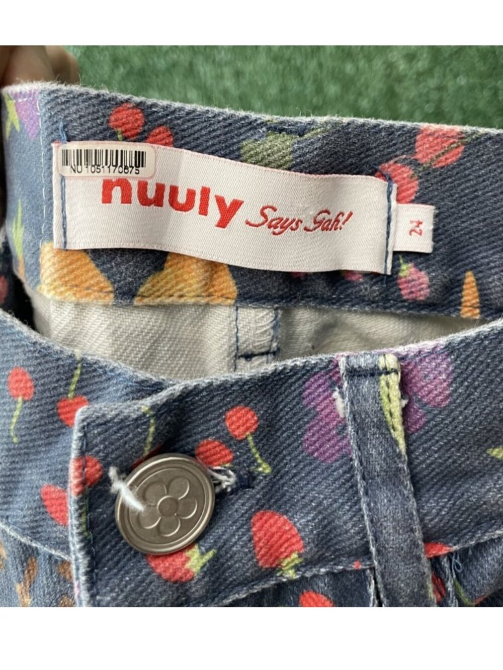 Nuuly Lisa Says Gah Women's Size 24 Fruit Print Jeans Pants Blue Multicolor - Picture 7 of 9